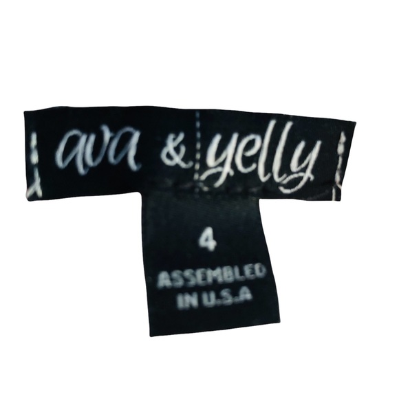 Ava and Yelly sz 4 coral & white striped knit dress with crocheted trim - Picture 6 of 6